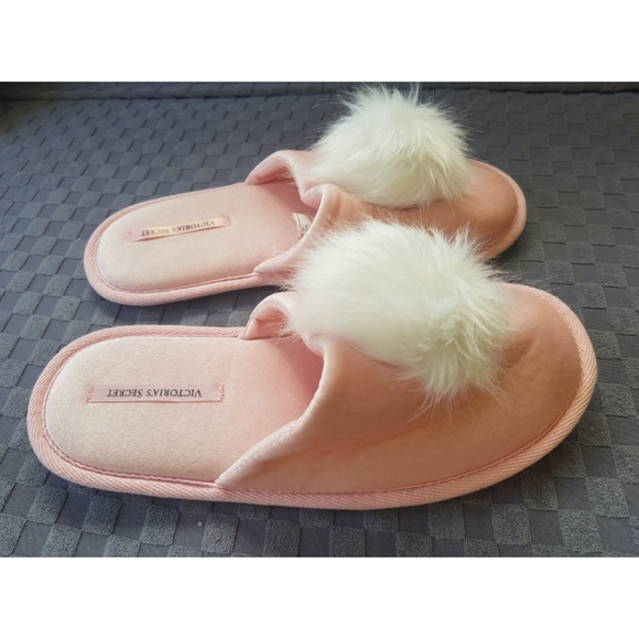 Victoria's Secret Pom Pom Pink Slippers Medium 7/8 - Picture 8 of 10